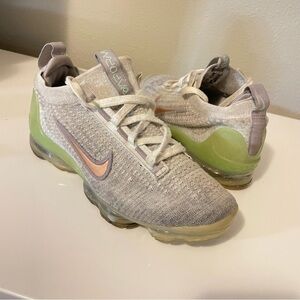 Nike VAPORMAX Kids' Gray and Green Sneakers